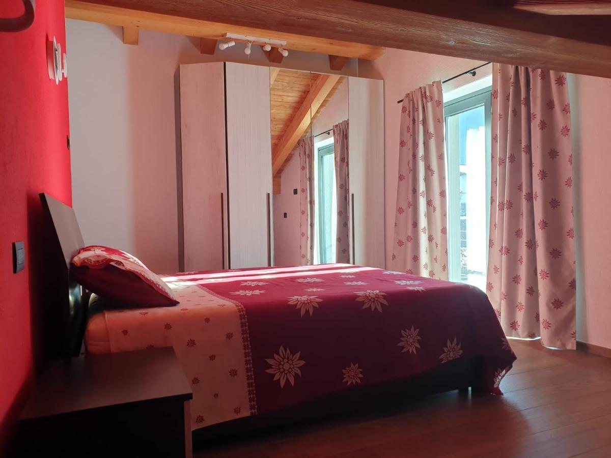 Casa Vacanza Lo Nano Fenis Dış mekan fotoğraf