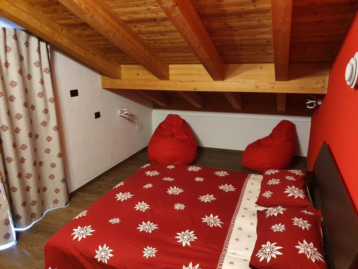 Casa Vacanza Lo Nano Fenis Dış mekan fotoğraf