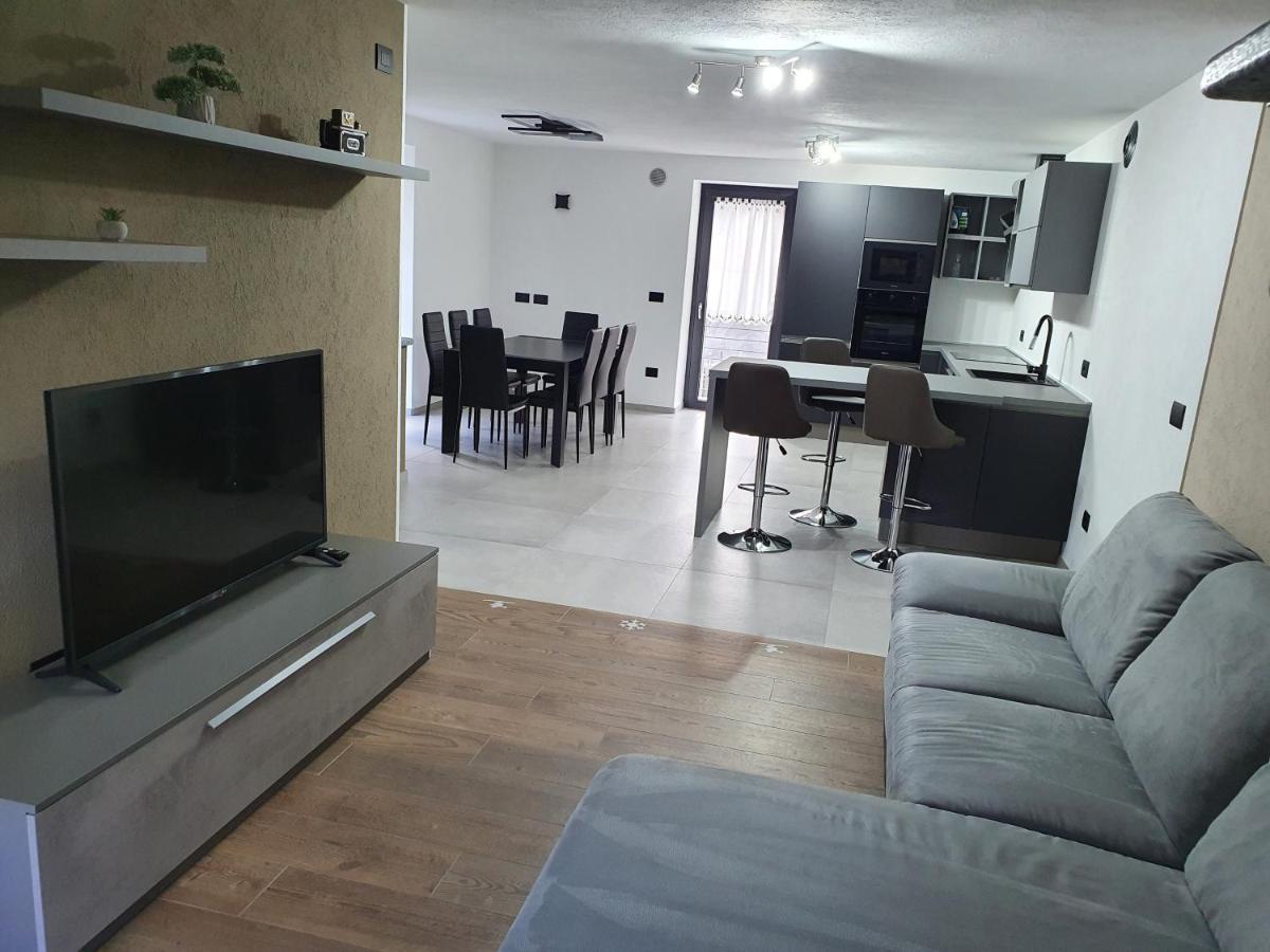 Casa Vacanza Lo Nano Fenis Dış mekan fotoğraf